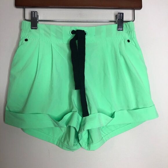 Lululemon Sz 4 Athletic Shorts - Picture 1 of 4